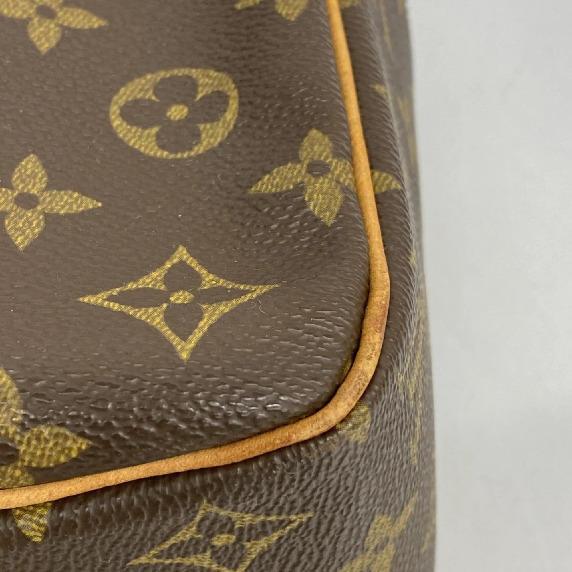 Louis Vuitton  Shoulder Bag