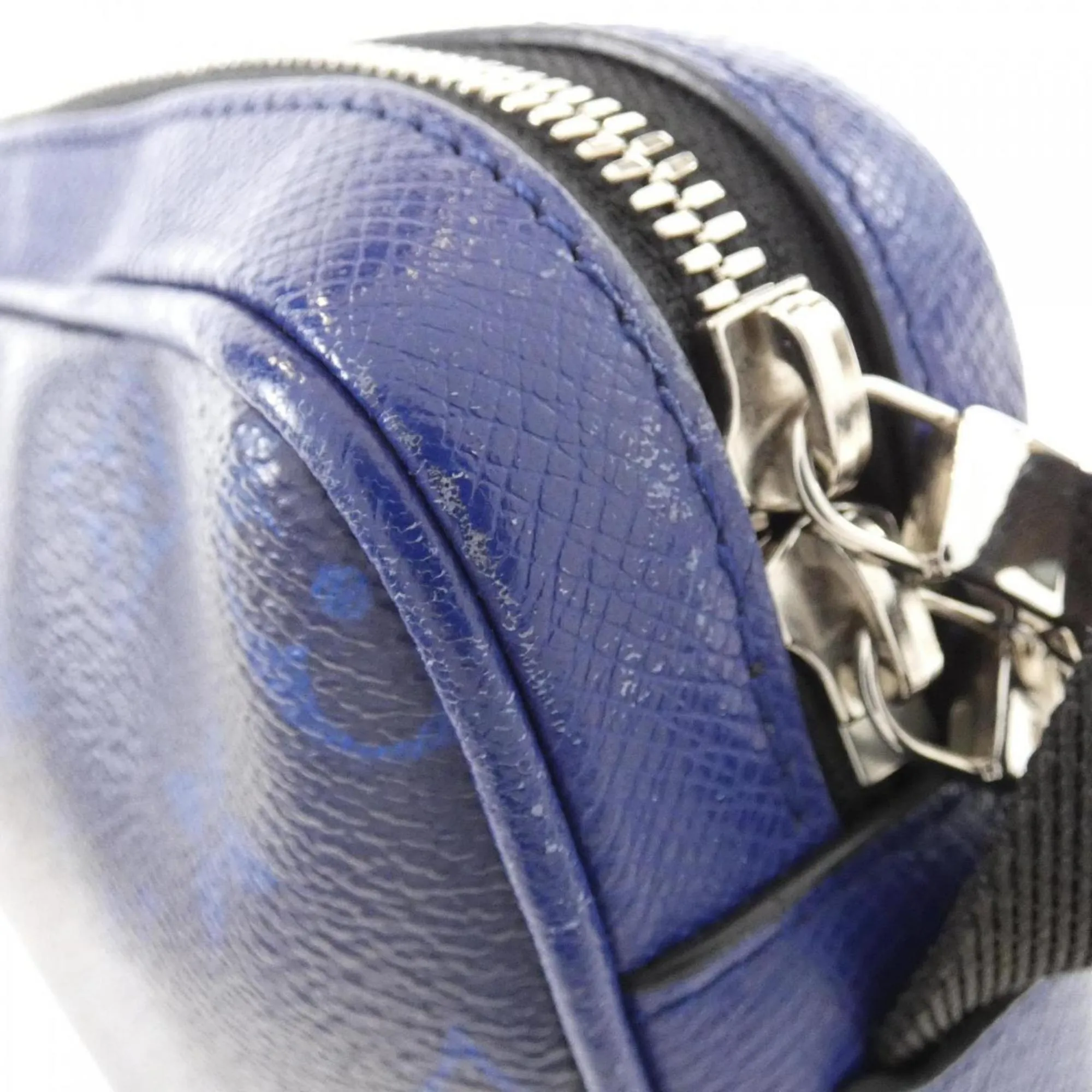 Louis Vuitton Taigarama Shoulder Bag (Pre-Owned)