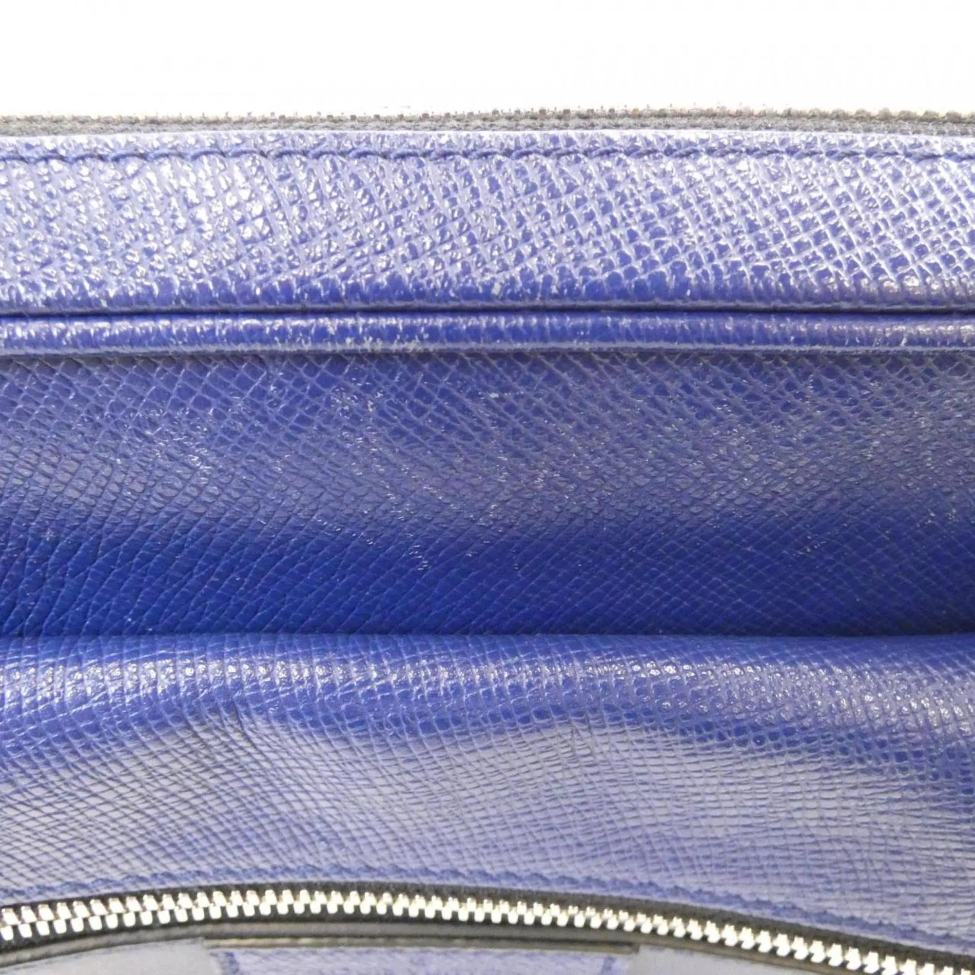 Louis Vuitton Taigarama Shoulder Bag (Pre-Owned)