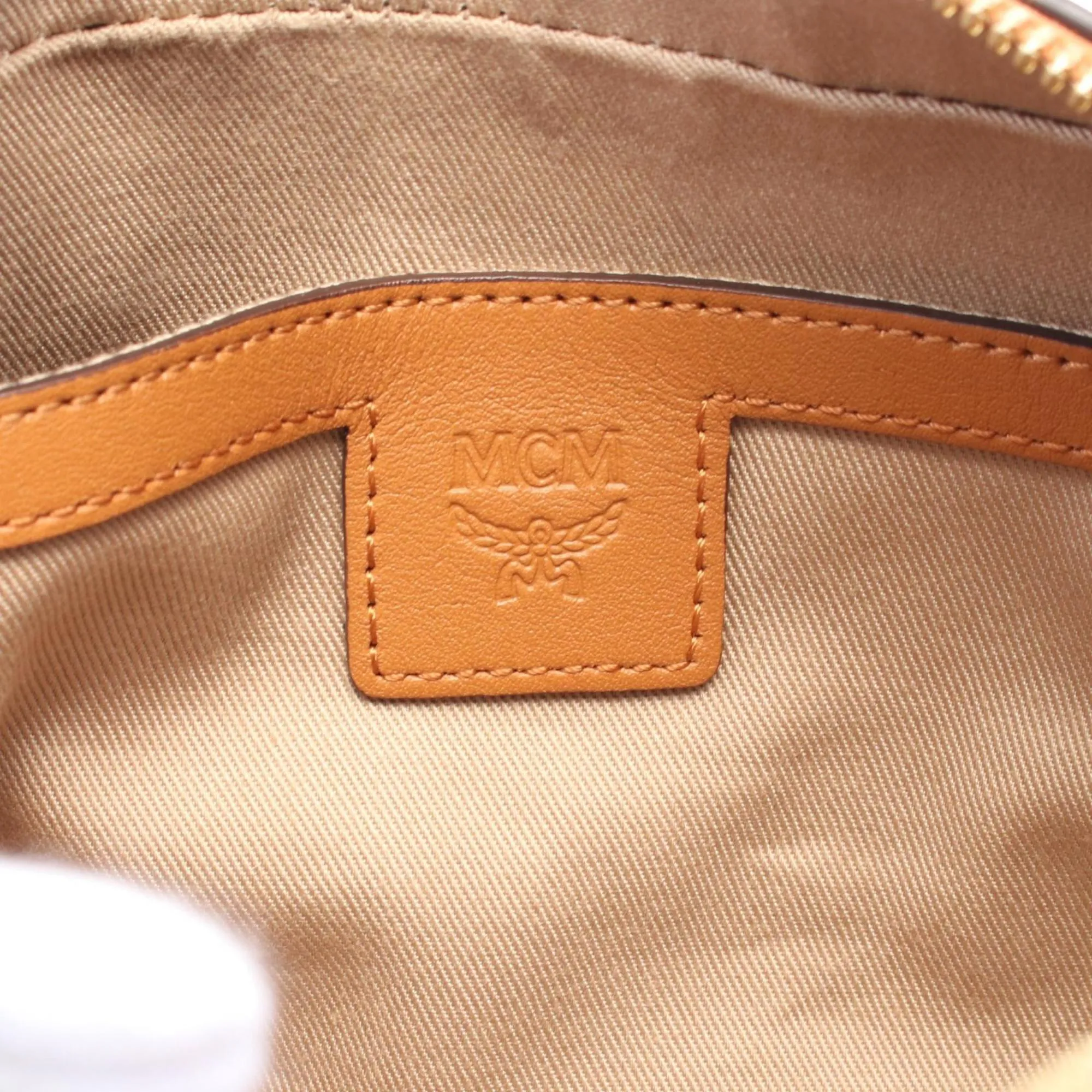 Mcm  Leather Shoulder Bag (Pre-Owned)
