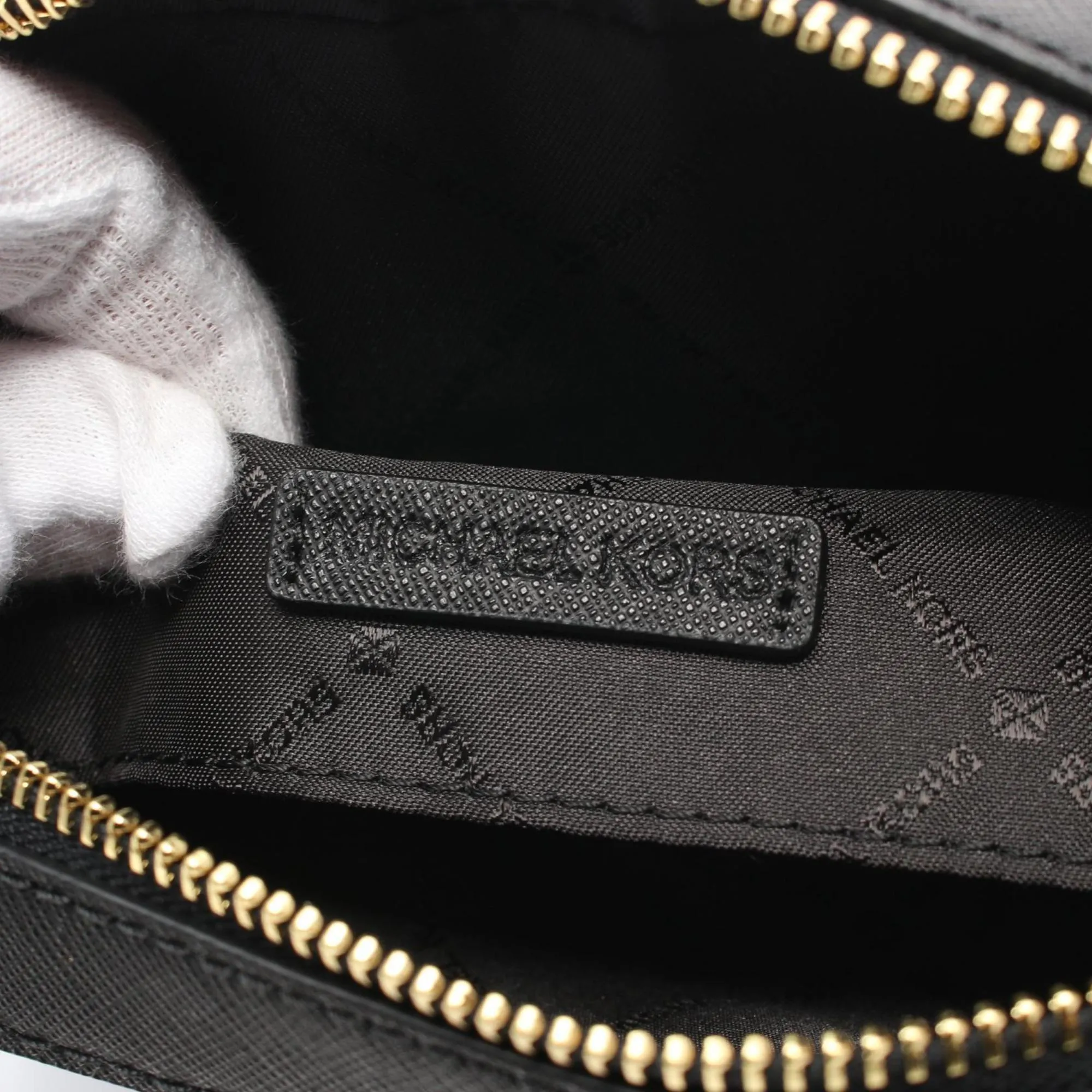 Michael Kors Jet Set Leather Shoulder Bag (Pre-Owned)