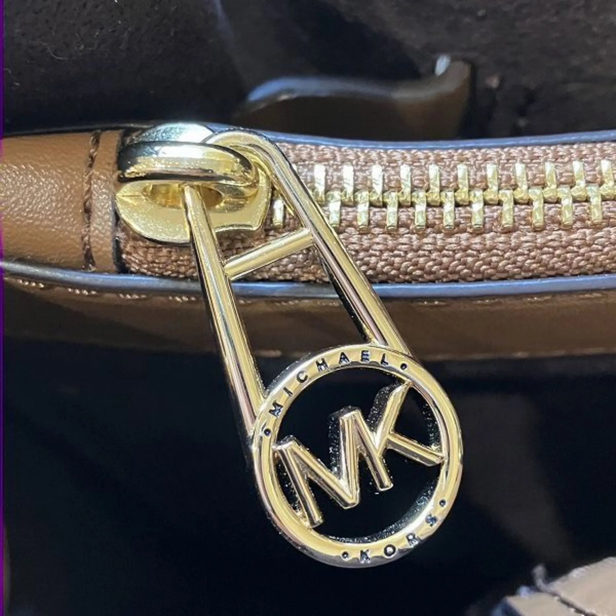 Michael Kors  Leather Handbag Shoulder Bag (Pre-Owned)