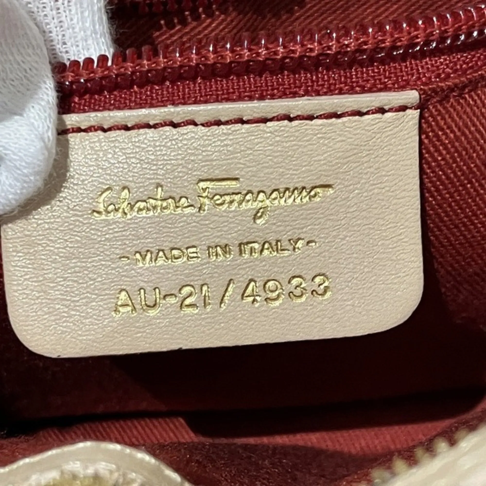 Salvatore Ferragamo  pink Leather Shoulder Bag (Pre-Owned)