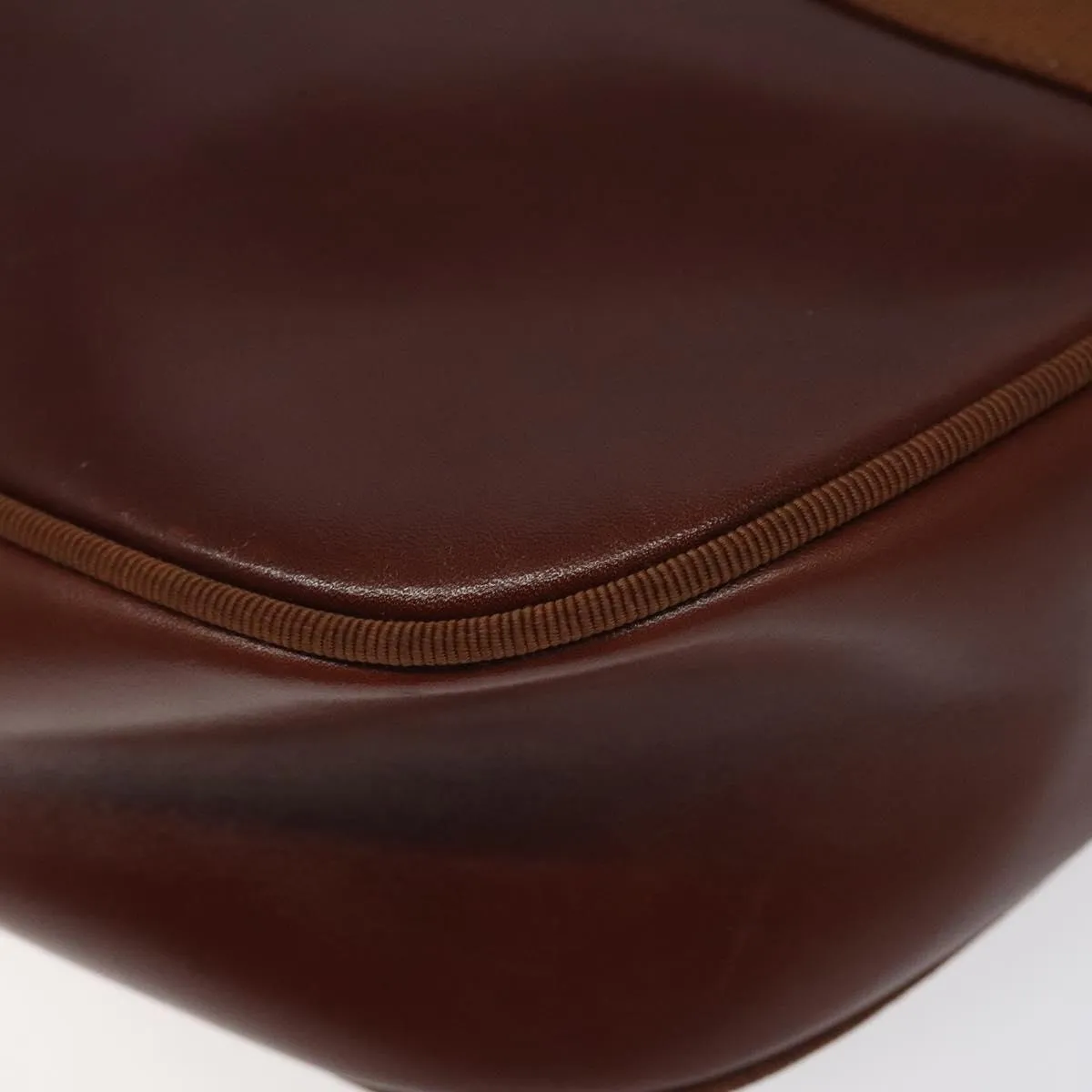 Salvatore Ferragamo Vara Leather Shoulder Bag (Pre-Owned)