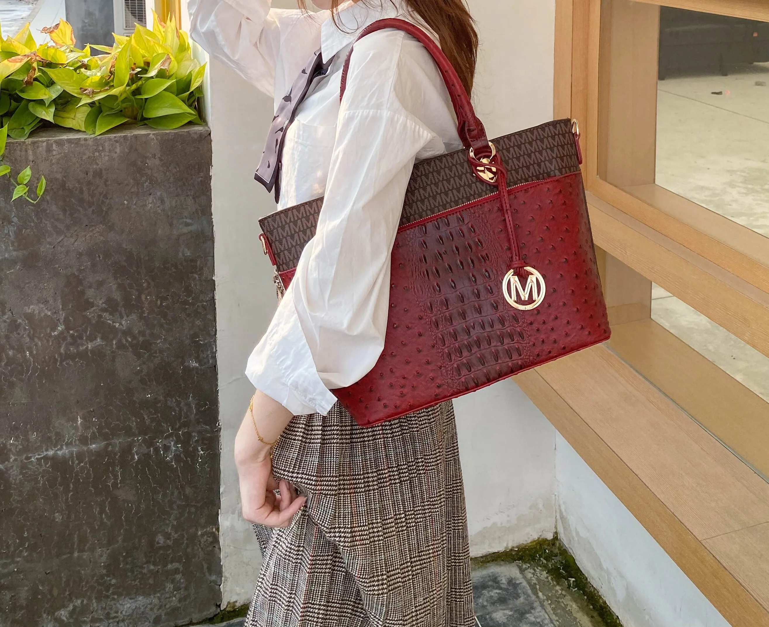 Shonda Signature Tote Bag and Set