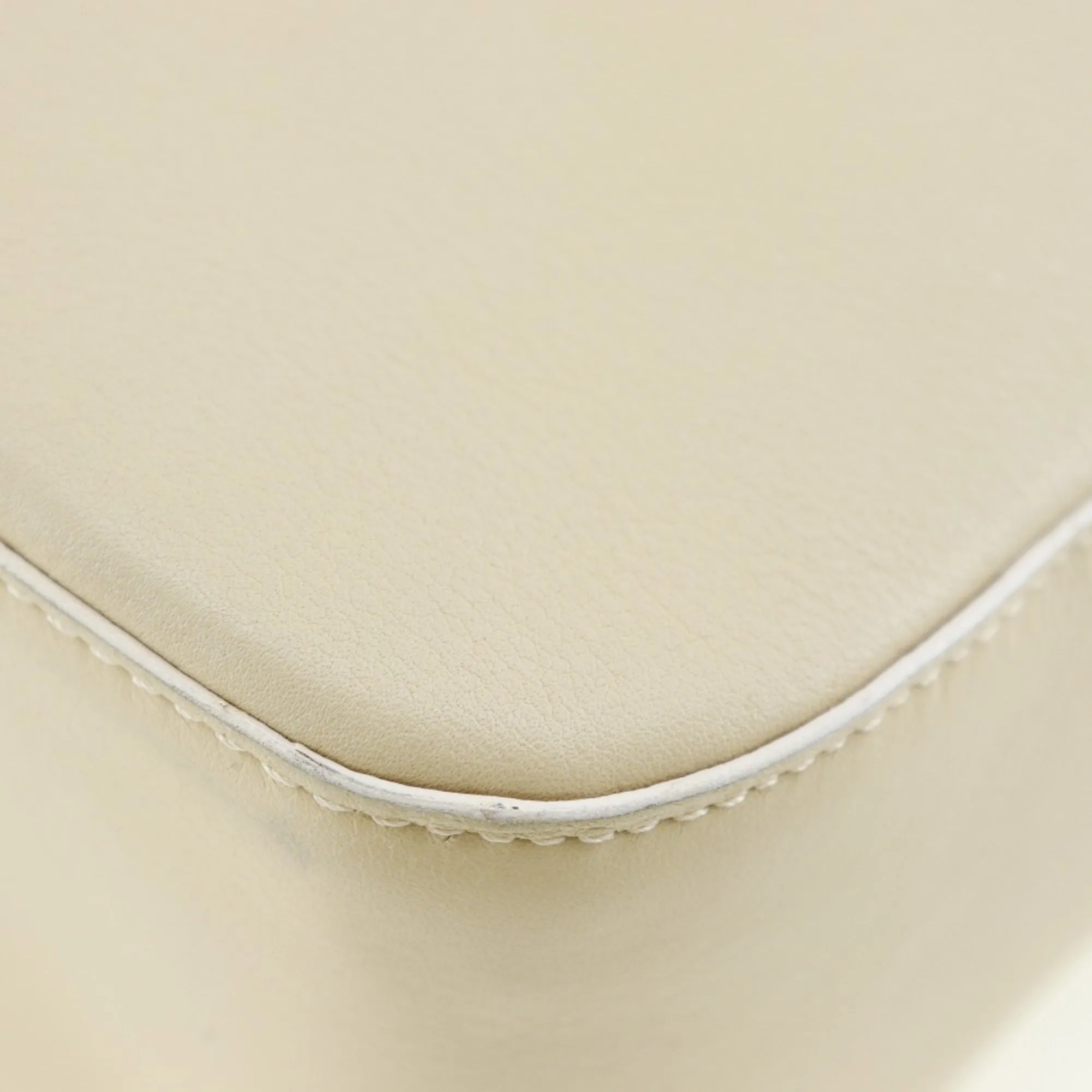 Versace  Leather Shoulder Bag (Pre-Owned)