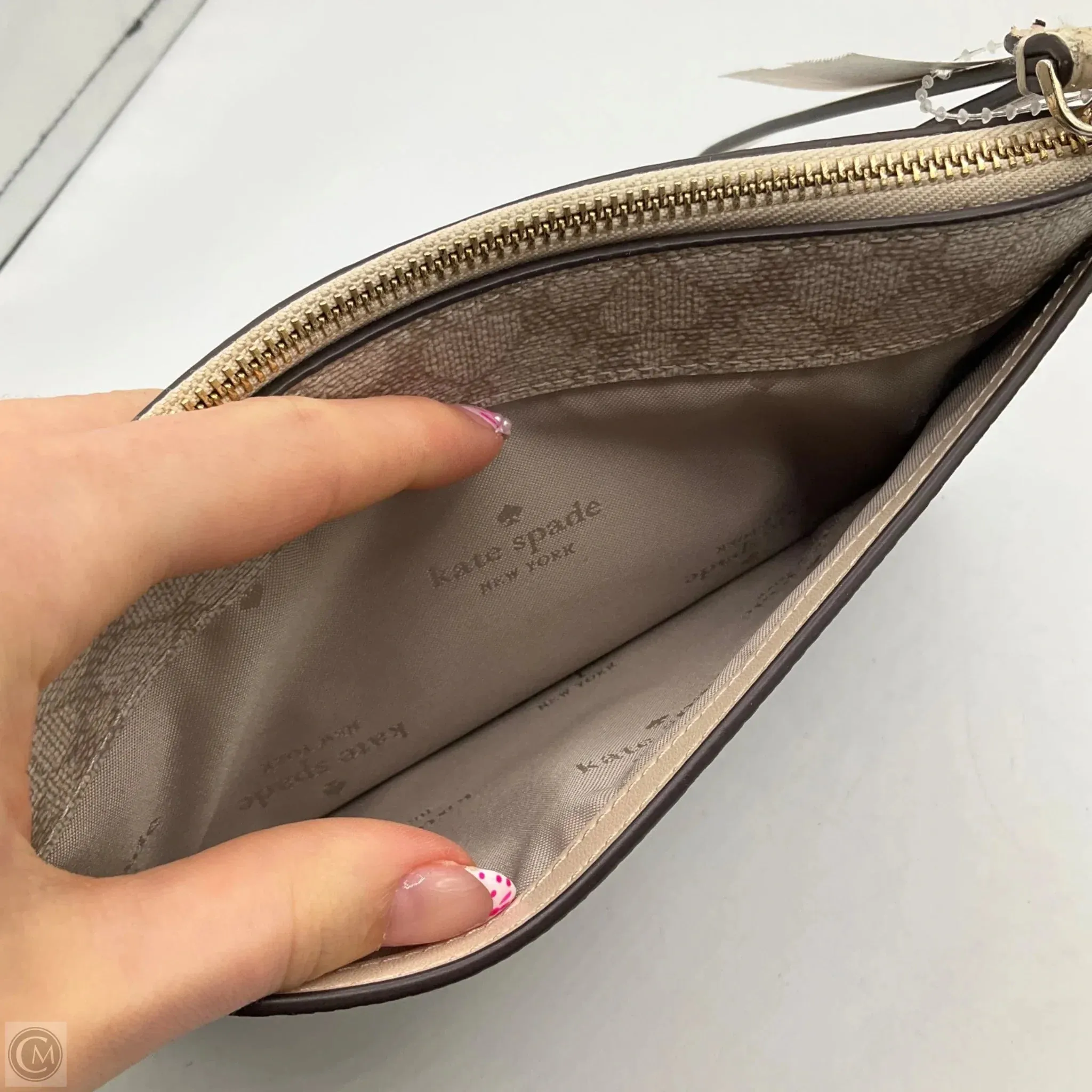 Wristlet Designer By Kate Spade, Size: Medium
